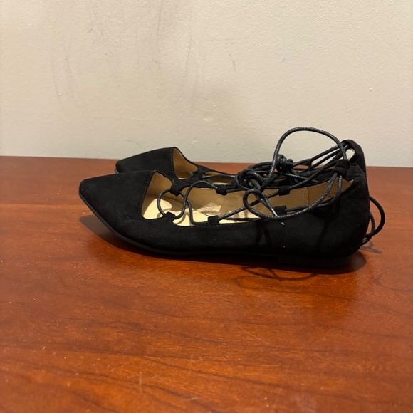 Chinese Laundry Women's Lace Up Flats in Black Size 5 - Picture 3 of 9